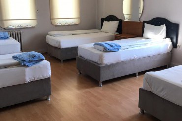 5 Kişilik Odada Tek Yatak